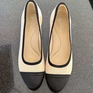 Women's Vivaia Cream and Black chunky heels
